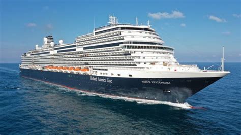 This Arctic Cruise Will Cross The Arctic Circle In An Epic 28 Day Voyage