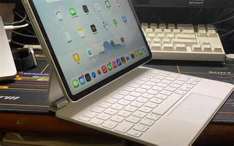 「个人记录」白色iPad妙控键盘开箱上手流水账_哔哩哔哩_bilibili