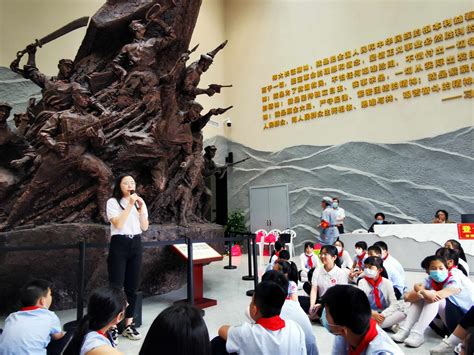 桂林抗战专题库-七星公园内的烈士纪念碑