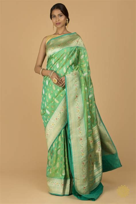 Handwoven Katan Silk Saree in Dual Tone of Green – Sifat Banaras