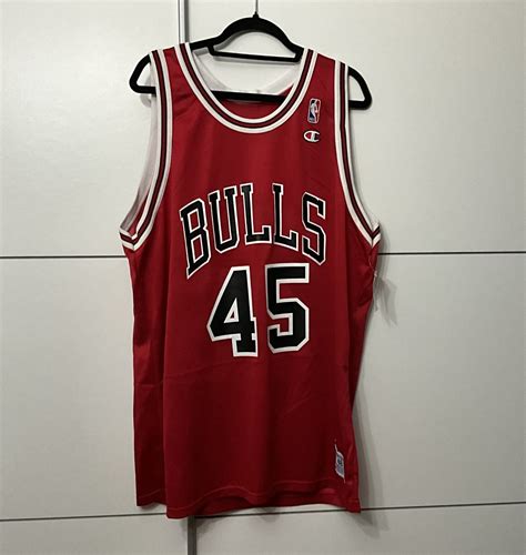 CHICAGO BULLS VTG CHAMPION USA AWAY RED Michael JORDAN 45 JERSEY