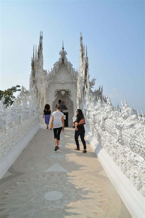 Visiter le Wat Rong Khun, l'immanquable temple blanc de Chiang Rai