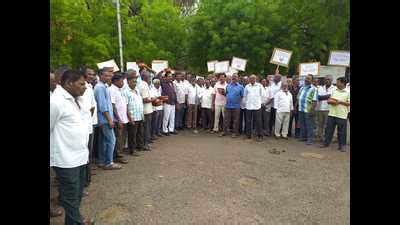 Bhel contractual workers stage protest demanding wage revision | Trichy ...