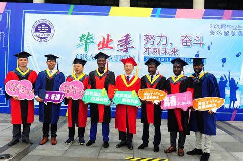 在华留学生见证中国“十三五”时期发展变化