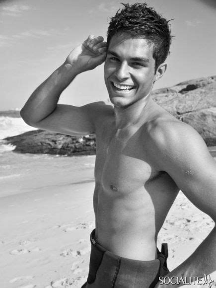 Male Models Surfing 的图像结果
