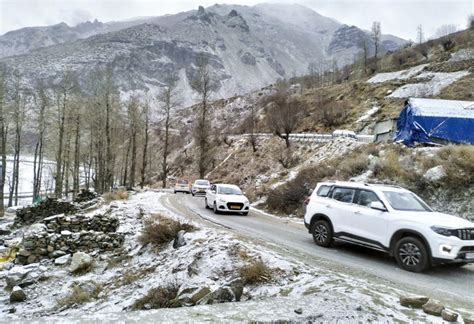 Shimla receives season's first snow, cold conditions intensify in ...