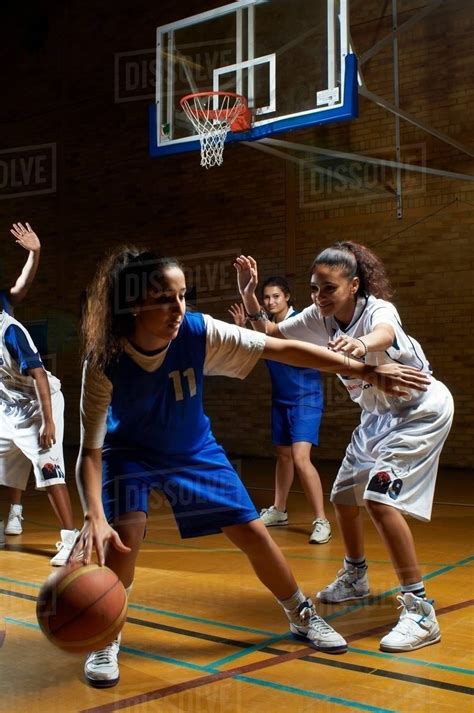 Playing Basketball 的图像结果