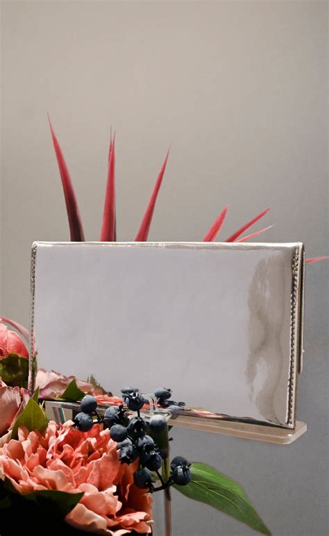 Broken Tree Blue : Clutch – The Bling Edit