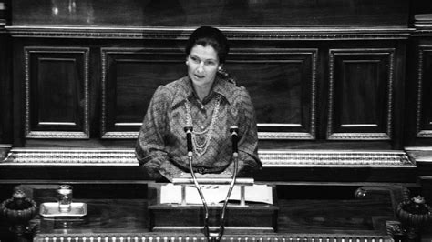 French Politician Simone Veil, Holocaust Survivor And Abortion Pioneer ...