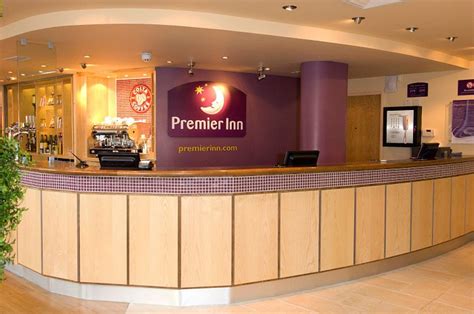 PREMIER INN READING CENTRAL HOTEL - Hotel Reviews, Photos, Rate ...