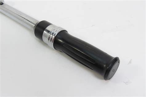 SK Tools 74025 3/8'' Drive 30-250 ft-lbs Micrometer Torque Wrench - Black