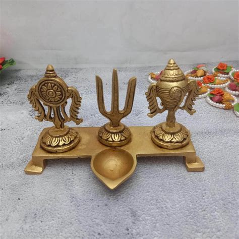 Brass Shanku Chakra Deepa With Stand – onesilver.in