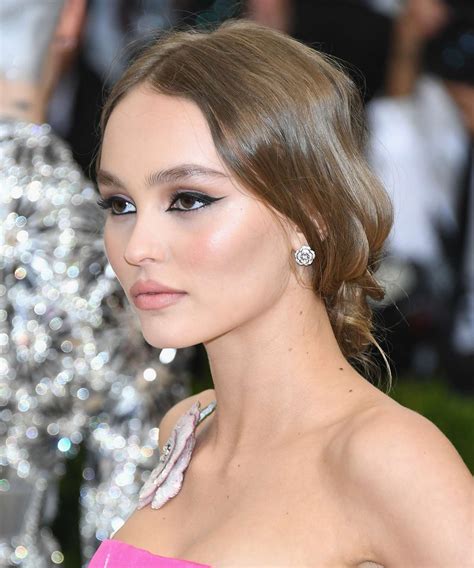 Best Eye Makeup For Green Almond Shaped Eyes | Saubhaya Makeup