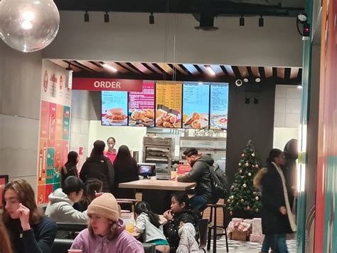 JOLLIBEE, Chicago - 116 S Michigan Ave - Restaurant Reviews, Phone ...