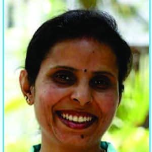 Kargil Girl : Flt Lt Gunjan Saxena: Amazon.in: Books