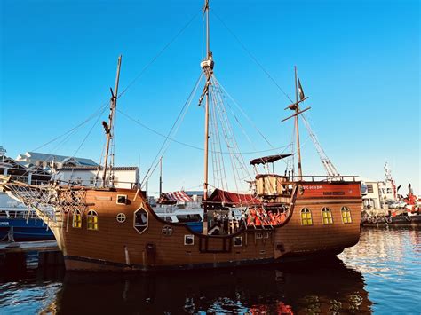 The Jolly Roger Pirate Boat / Waterfront - Cape Town with Kids