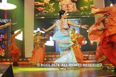 56th Idea Filmfare Awards: Peppy performances | 56th Idea Filmfare ...
