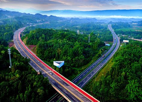 眉山洪雅：优化交通建设 提升“天府旅游名县”品质-国际在线