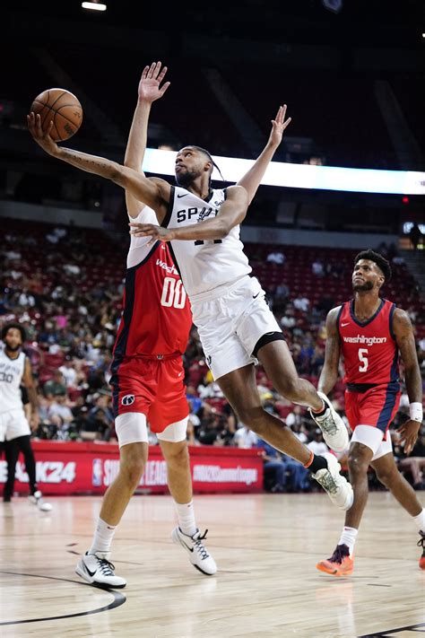 San Antonio Spurs guard Blake Wesley (14) shoots the ball against ...