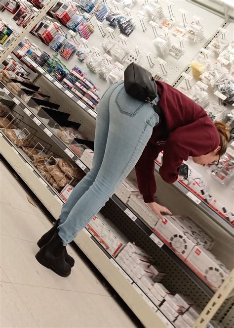 College Girl with a Nice Ass Bending Over in Jeans! (OC) - Tight Jeans ...