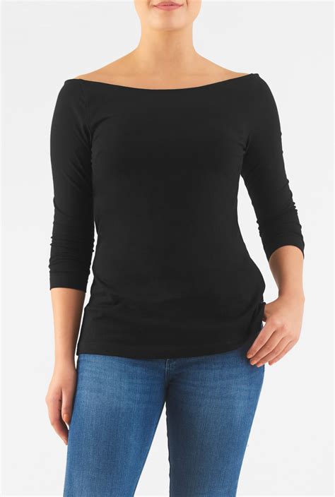 A graceful wide boat neck adds a hint of retro appeal to our slim-fit ...