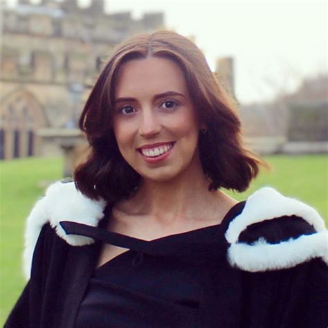 Carys - English teacher - ₹3514/h