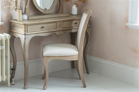 Elegant Dressing Table Chairs for Bedrooms – Stylish & Functional ...