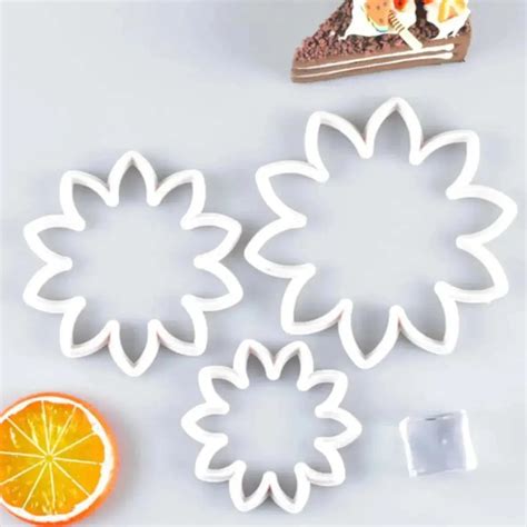 Daisy Flower Shape Plunger Cutter 3 Pcs Set for Fondant Art