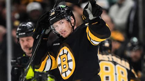 Emil Lilleberg's late goal secures Lightning victory over Bruins ...