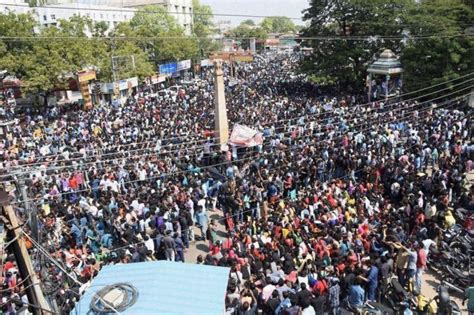 Thousands join pro-Jallikattu protests; HC refuses to intervene ...