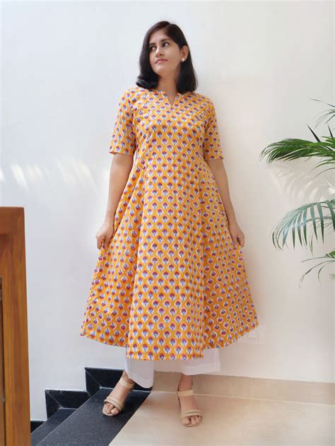 Red Blue Batik Hand Block Paneled Cotton Long Kurta – GOODHAPPYEARTH