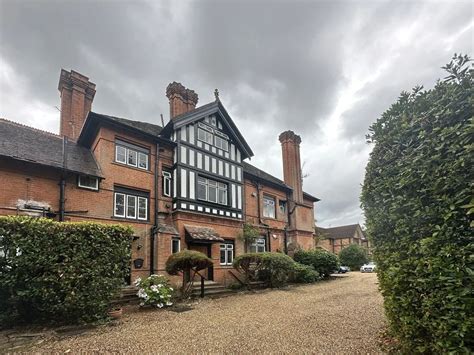 Murder and the Manor House: Agatha Christie and the Changing Fortunes ...