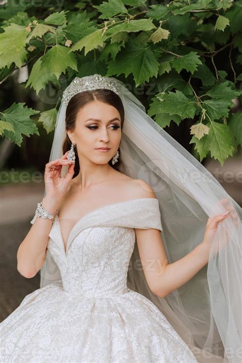 Pretty Bride Woman 的图像结果