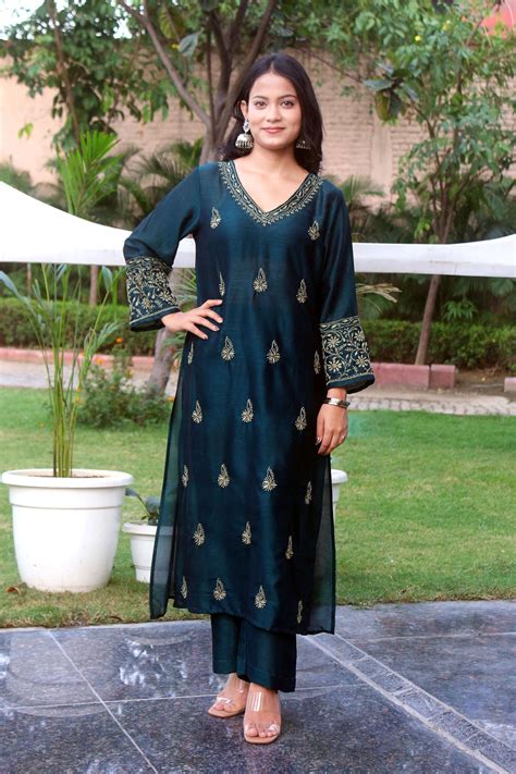 V Neck Emerald Green Chikankari Kurta Set with Beige Embroidery ...