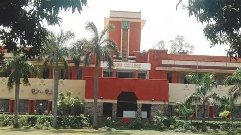 Top DU Colleges for English (Honours) | Education - Times Now