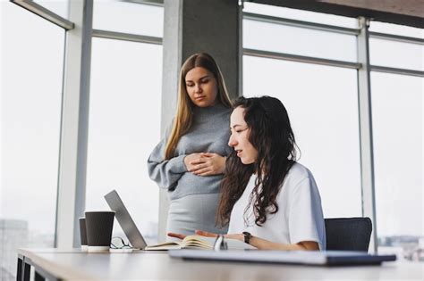 Work Woman 的图像结果