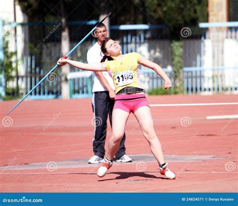 Girls Javelin Throw 的图像结果