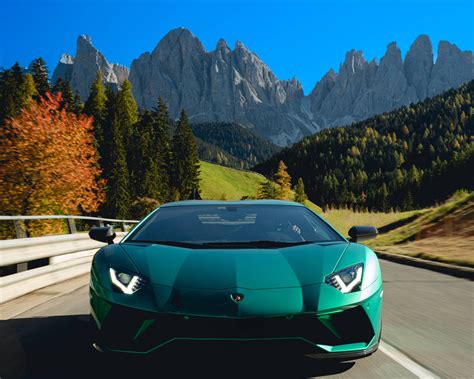 Download 4k Lamborghini Bluish Green Color Wallpaper | Wallpapers.com