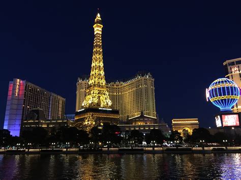 Fountains of Bellagio - Las Vegas Strip Attraction | Expedia.com.au - where to go in las vegas