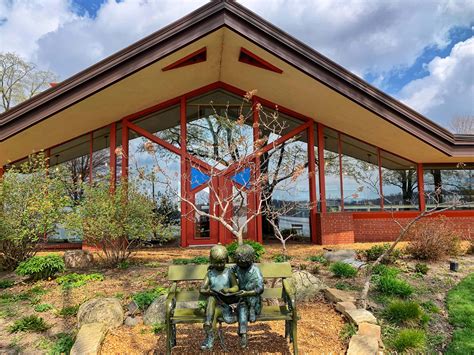 Bites and Hikes: Where to eat and hike in Lake Geneva - O the Places We Go