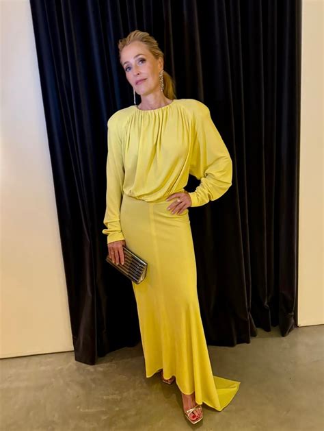The best Gillian Anderson feet pictures 🤩
