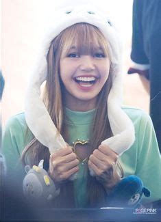 Lisa blackpink wallpaper