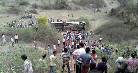 印度北部公交车坠入峡谷 – 15人死亡，25人受伤 - 俄罗斯卫星通讯社