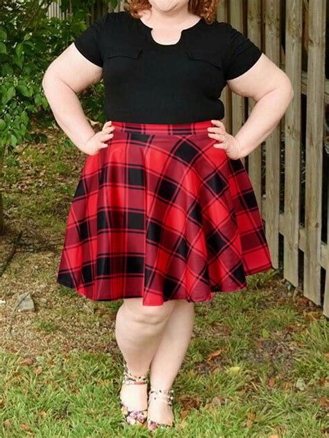 Women's Plus Size Mini Plaid Skirt - Red & Black丨Moon Wood