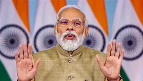 PM Modi inaugurate 91 FM transmitters spread across 18 states, radio ...