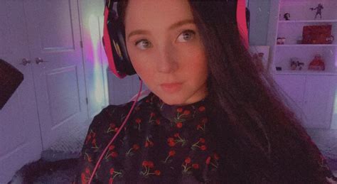 TW Pornstars - Jewel / Megan 💕 Onlyfans. Twitter. Time for some COD 🥰 going to be sniping and ...