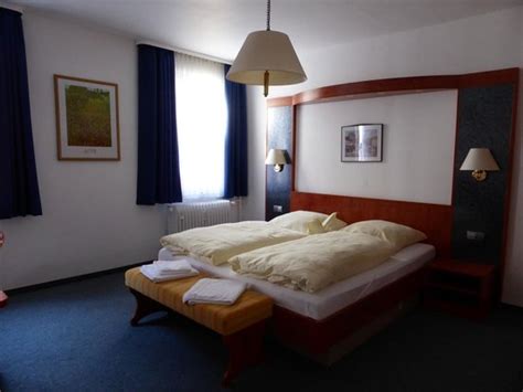 LANDGASTHOF ZUR LILIE (Triberg) - Inn Reviews, Photos, Rate Comparison ...