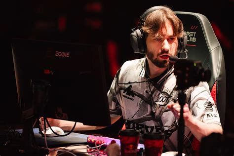 「試合以外のところで、もっと良いリーダーになれたかもしれない」100T stellarがチームリーダーの難しさを語る | Valorant News Japan