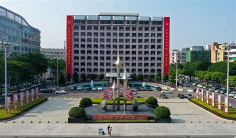 龙湖区龙头学校电话,地址汕头市龙湖区龙头小学,龙头学校是什么意思,怎么才能当学校龙头,怎么成为学校龙头,