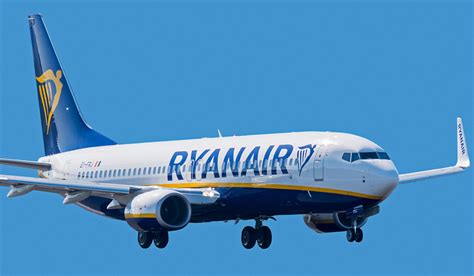 Ryanair rolls out bigger bag sizers at airports, but warns, ‘We’ll ...